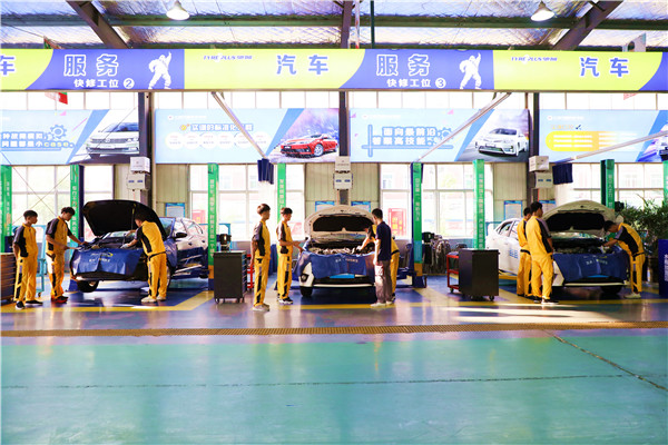 整車實訓(xùn)大廳 (8)_副本.jpg